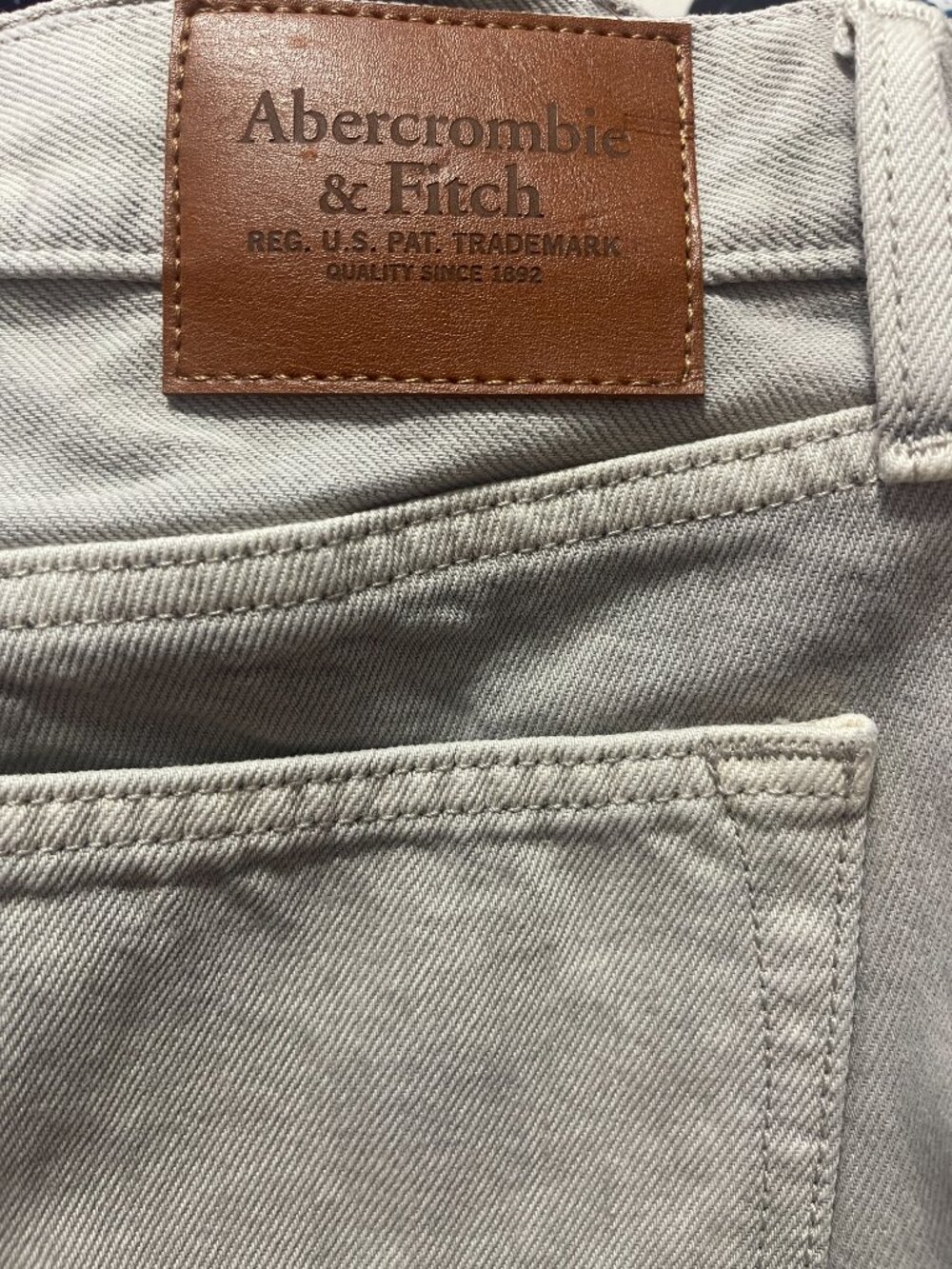 NWT Abercrombie & Fitch Men's 90s Loose Jeans Size 32x32 Gray Wash
